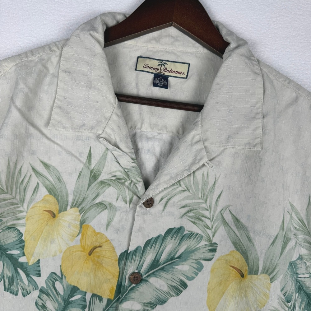 Tommy‎ Bahama 100% Silk Camp Shirt Mens XL Beige Floral Tropical Hawaiian